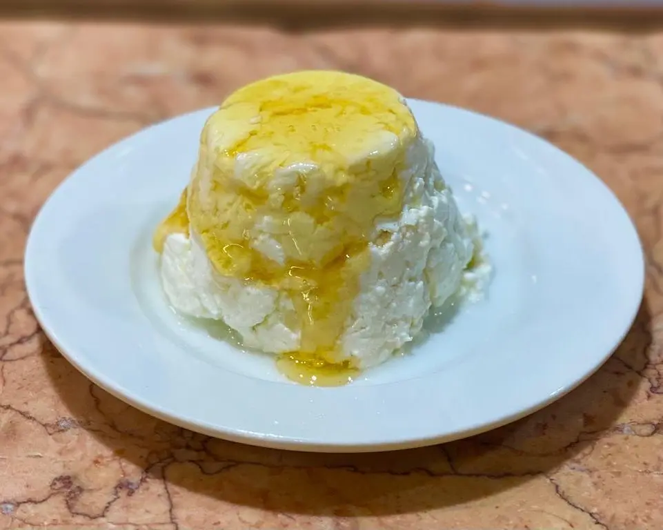 Mató de Montserrat amb mel